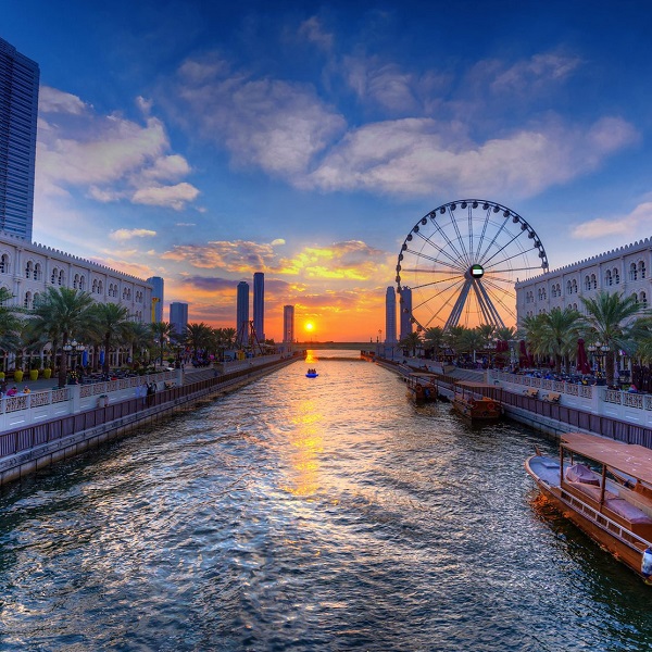 Канал Аль Касба на обзорной прогулке по Шардже